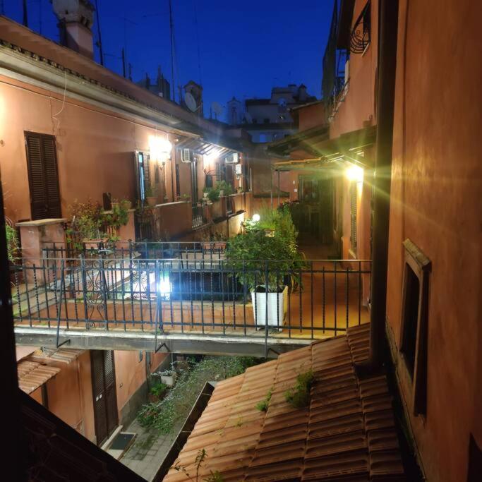 Julia Nel Cuore Di Trastevere Rome Exterior photo