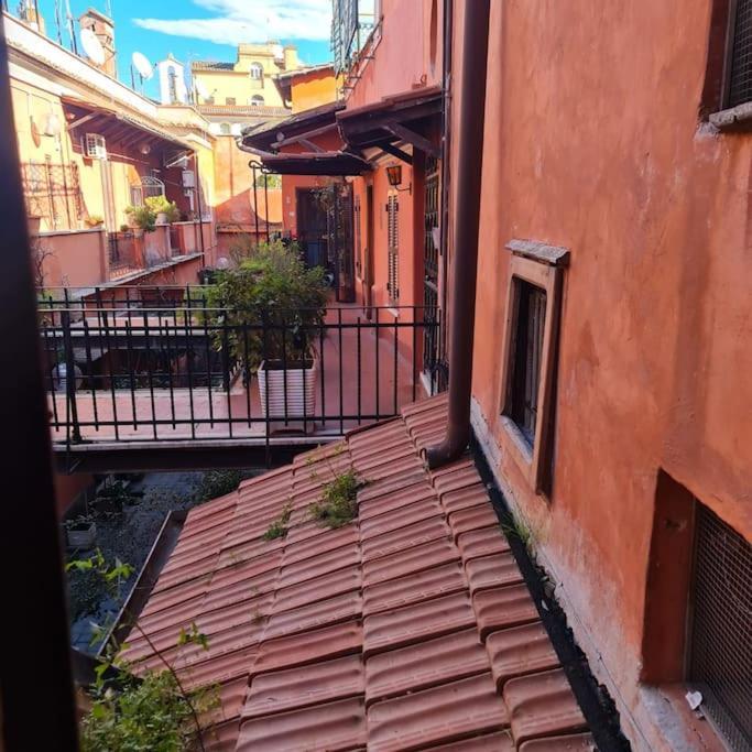 Julia Nel Cuore Di Trastevere Rome Exterior photo