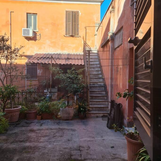 Julia Nel Cuore Di Trastevere Rome Exterior photo